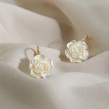 2023 Новые Корейские серьги-кольца с белым цветком для женщин и девочек, вечерние украшения EH1224
